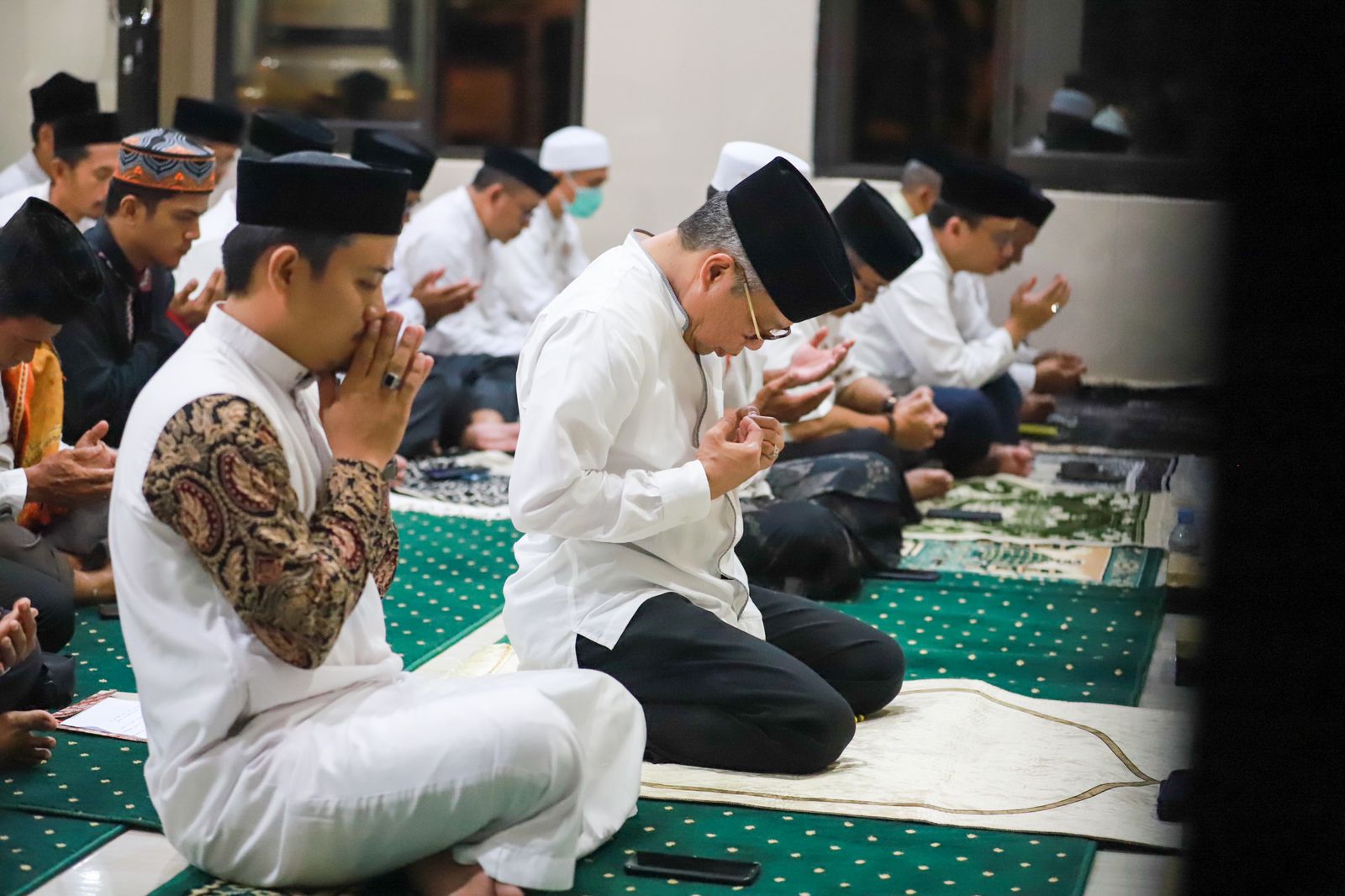 Bergerak Safari Zikir di Masjid, Taufan Pawe Ajak Masyarakat Bersyukur Hasil Pembangunan 